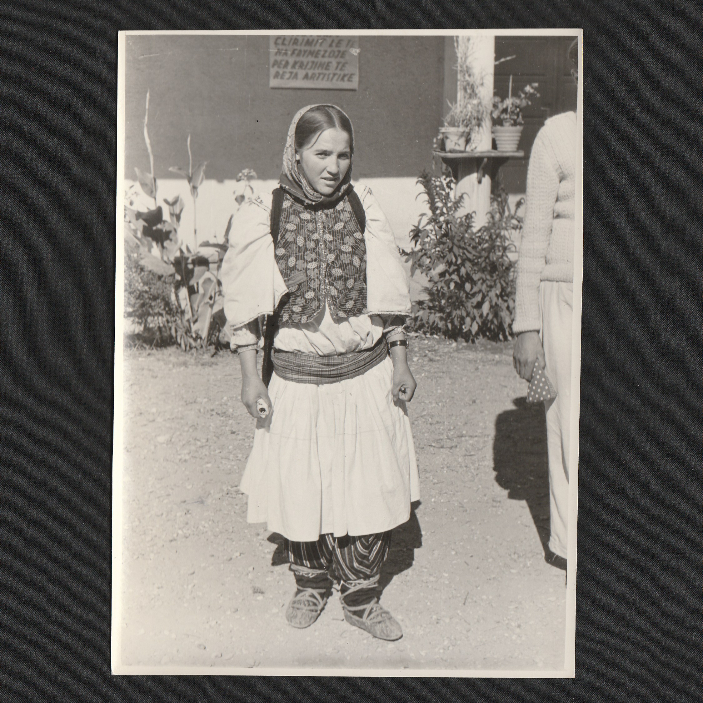 Fotografi e Vjetër Shqiptare Veshje Tradicionale 1950-70