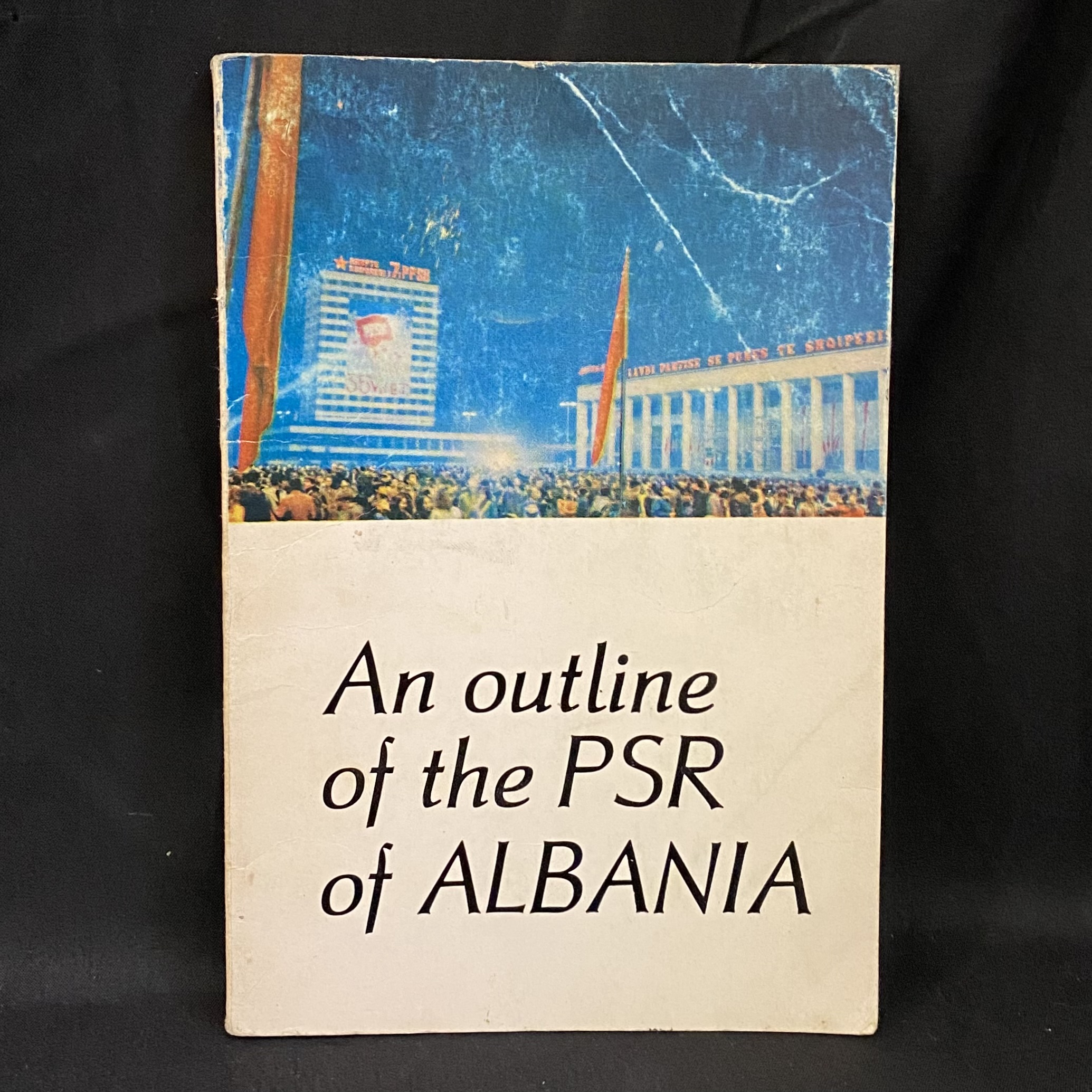 Libër i Vjetër Shqiptar ”Një Skicë e RPS të Shqipërisë” në Anglisht 1978